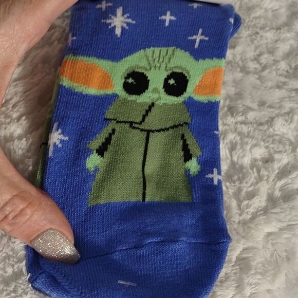 Star Wars Mandalorian Women's No Shows Socks - Picture 2 of 5